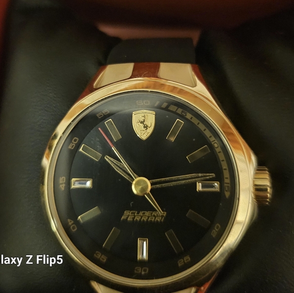 !BNWT! AUTHENTIC FERRARI BRAND WATCH (unisex) main image 7